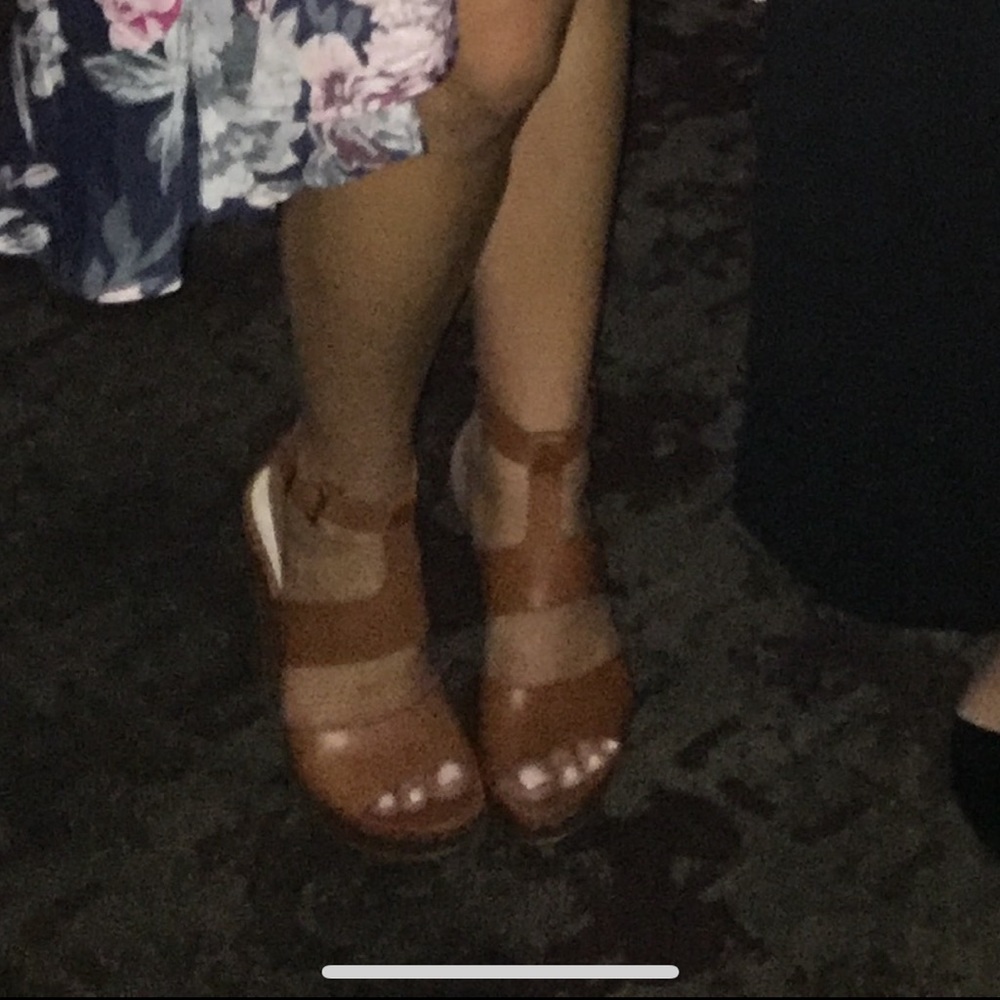 Brown Kenneth Cole Heels